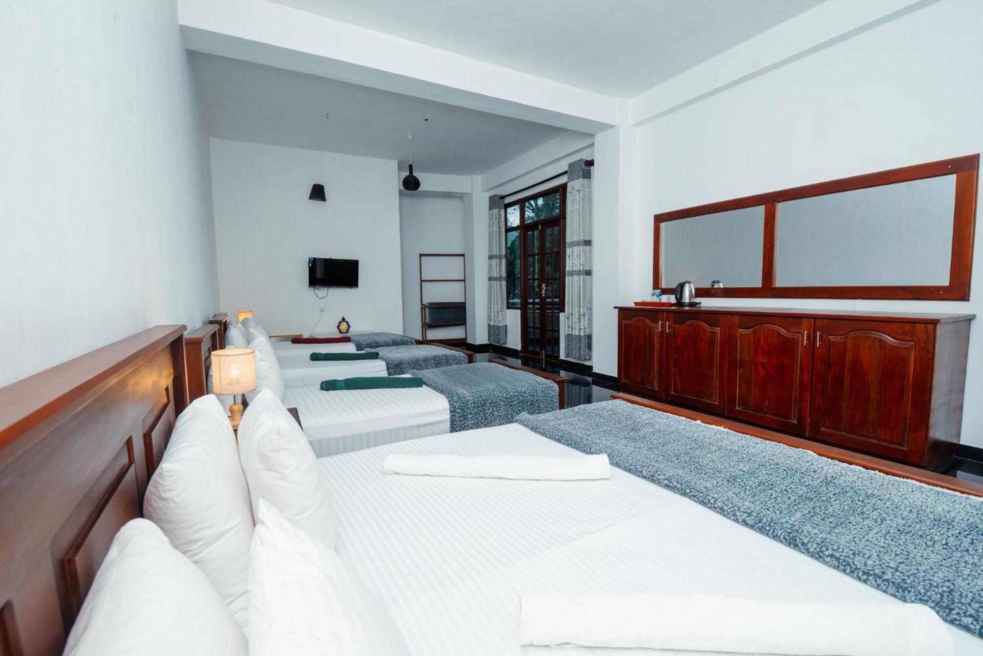 נלת'אניה Adams Peak Inn מראה חיצוני תמונה