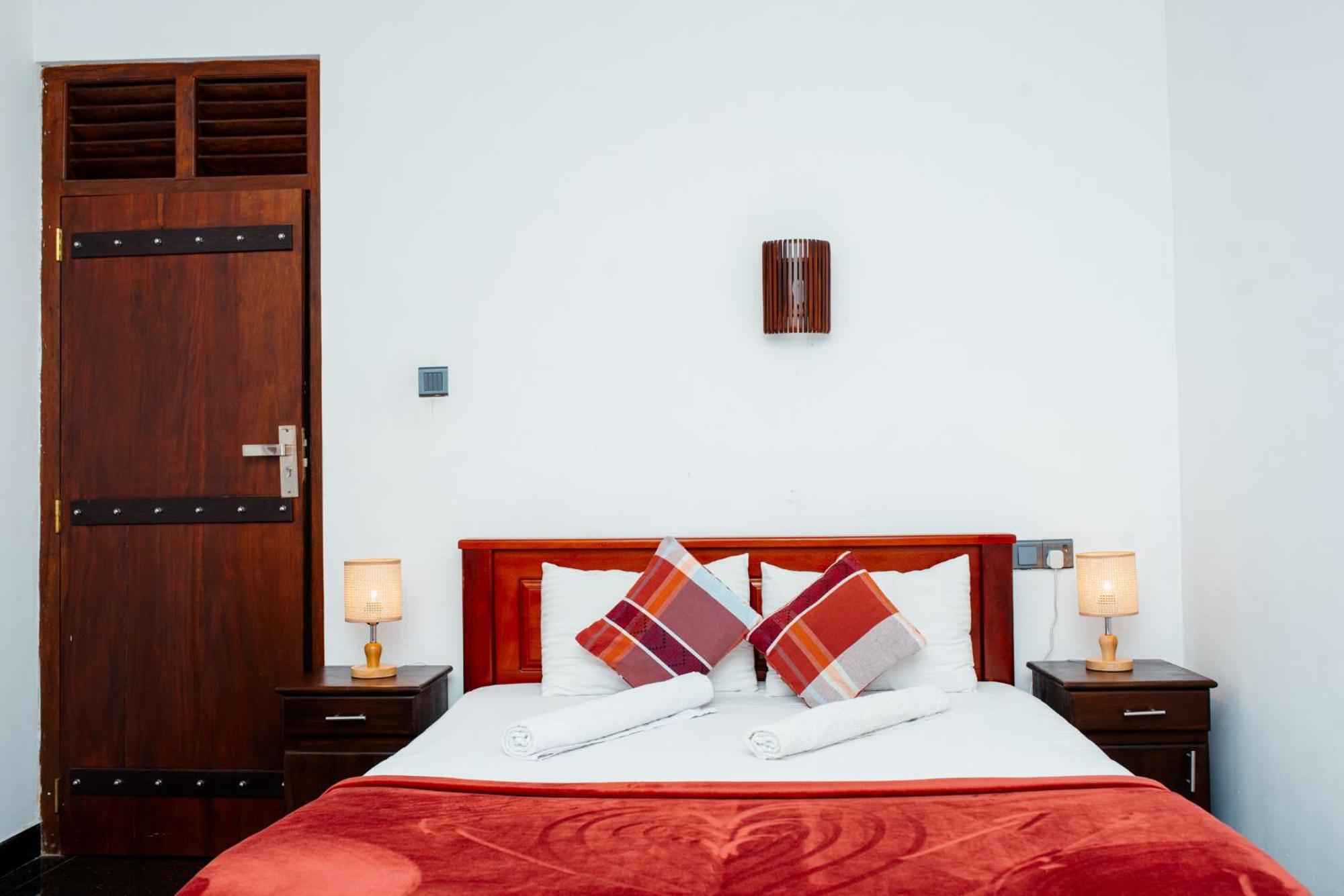 נלת'אניה Adams Peak Inn מראה חיצוני תמונה