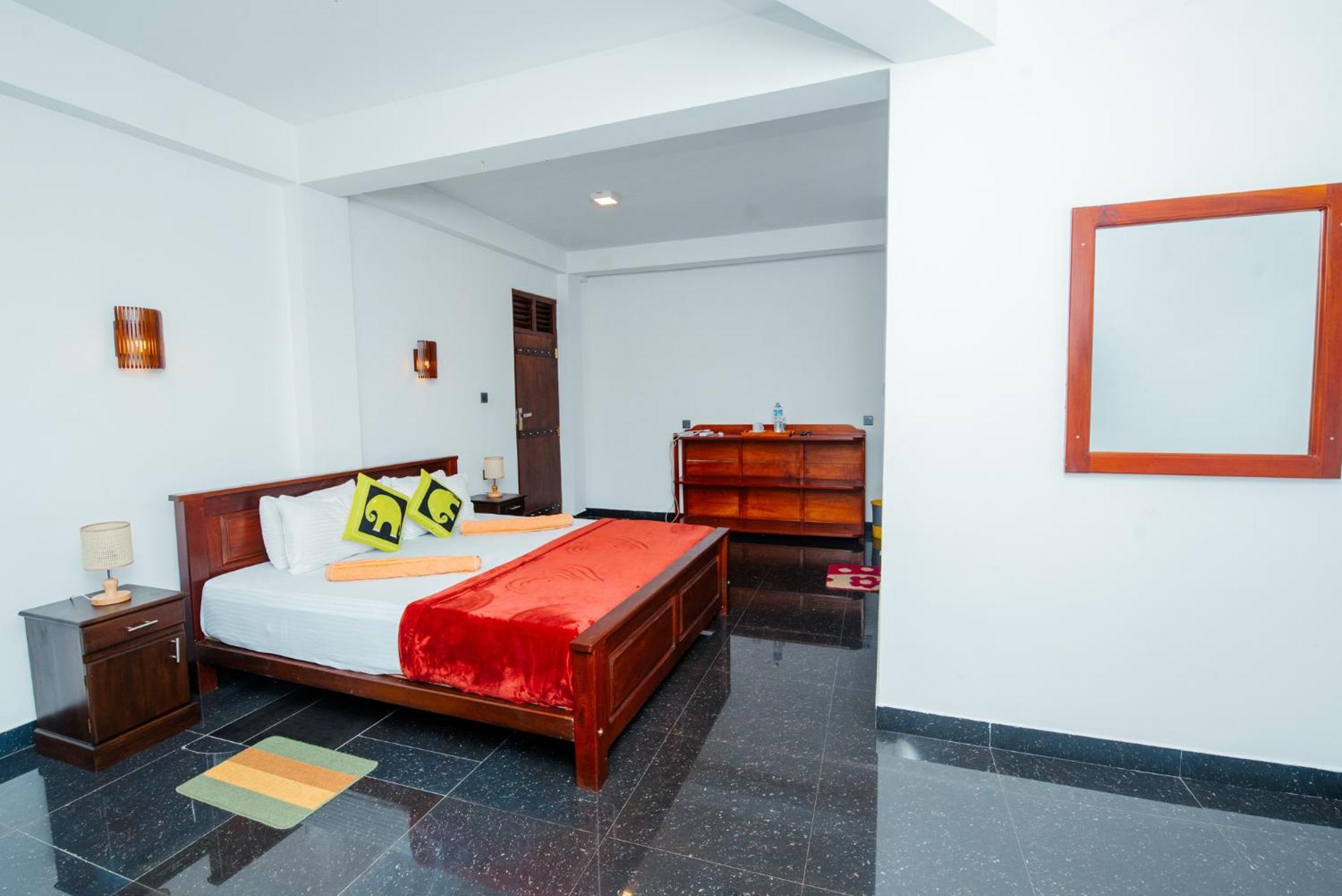 נלת'אניה Adams Peak Inn מראה חיצוני תמונה