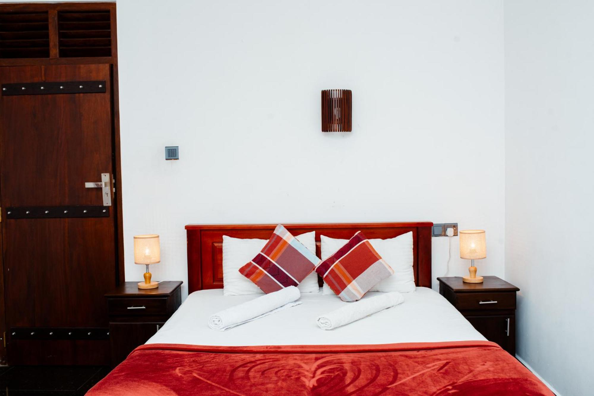 נלת'אניה Adams Peak Inn מראה חיצוני תמונה